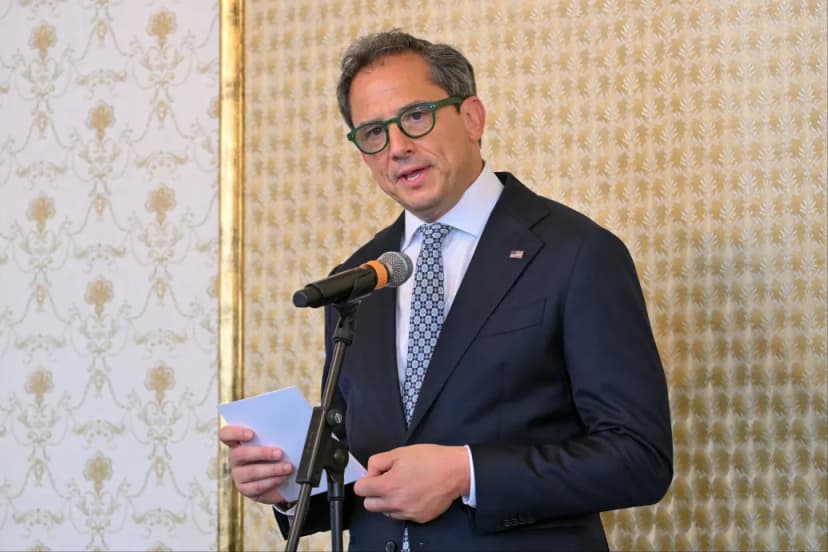 Hungarian Foreign Minister Szijjártó honors former US Chargé d'Affaires Robert Palladino