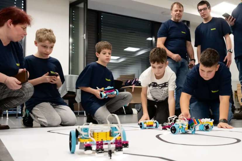 Students Show Enthusiasm for Robotics at Hungarian Competition