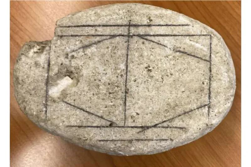 AI Deciphers Roman-Era Board Game Carved in Stone
