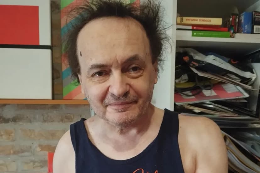 Kórházba vitték Galla Miklóst, miután tűzoltók törték rá az ajtót