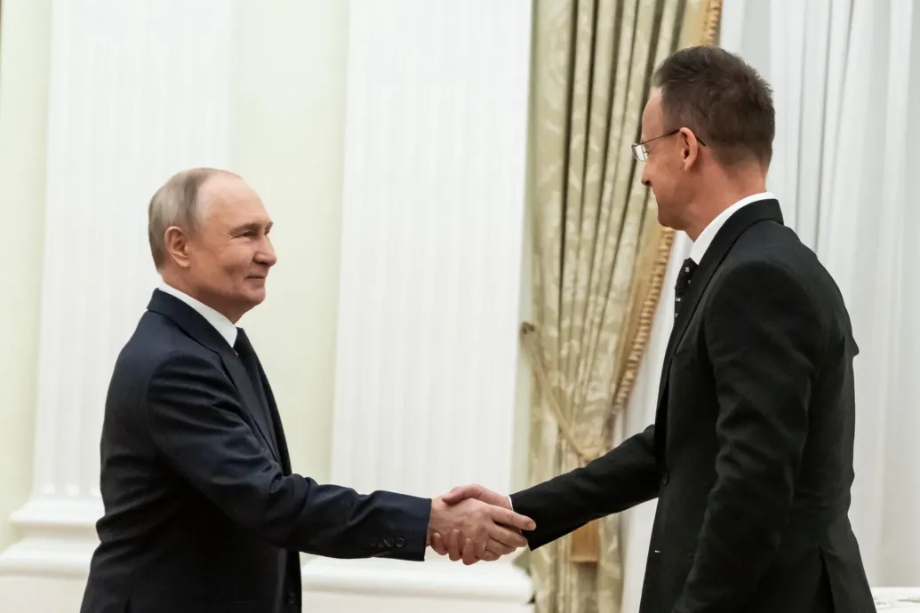 Putin Orders Release of Ukrainian-Hungarian POWs During Hungarian Foreign Minister's Visit