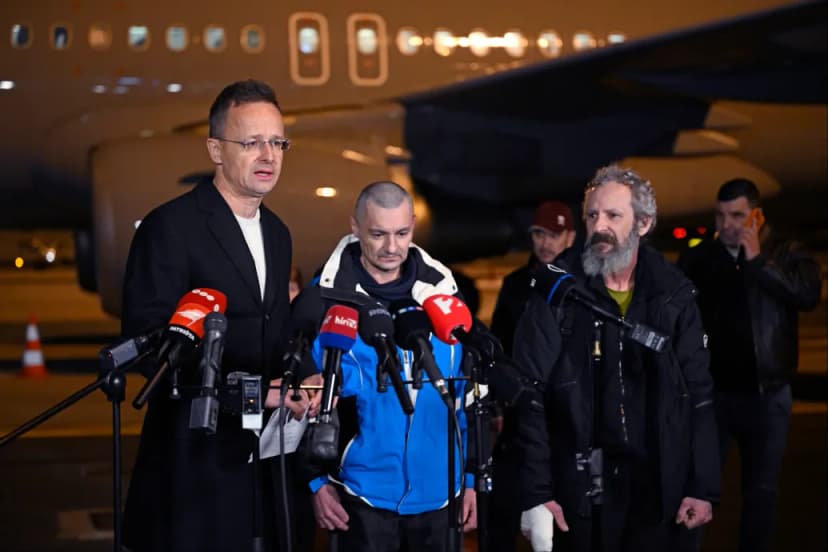 Foreign Minister Brings Ethnic Hungarian Prisoners of War Home from Moscow