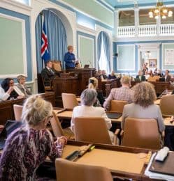 Icelandic Opposition Criticizes Welfare Committee's Handling of Benefit Bill