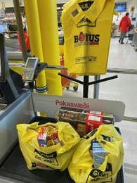 Stal matvöru og fæðubótarefnum úr Bónus 