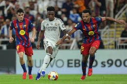 Giants fight to host the World Cup final