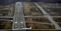 Keflavík Airport Reopens for Landings After Severe Weather