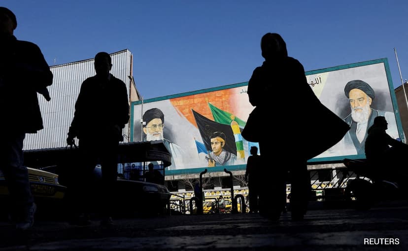 US Considers Military Strikes on Iran, Including Targeting Leaders and Seeking Regime Change