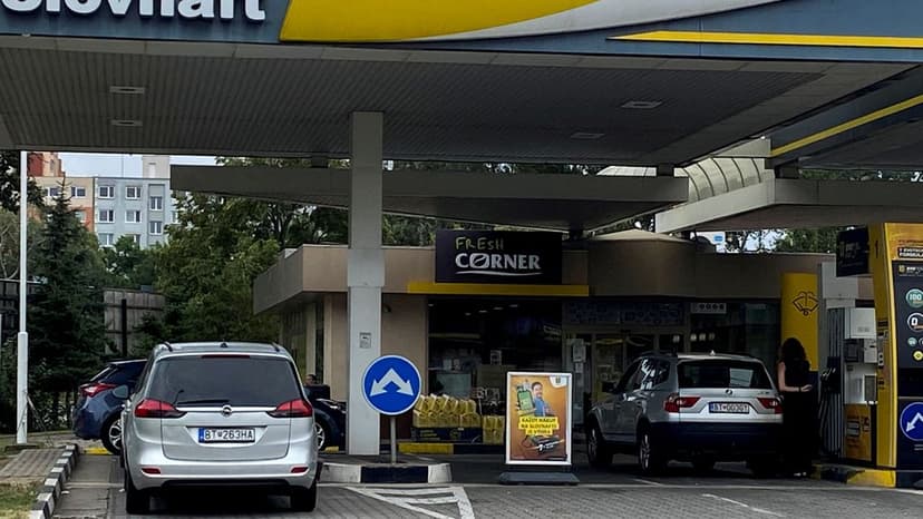 Slovakia Threatens to Cut Emergency Power to Ukraine Over Oil Supply Dispute