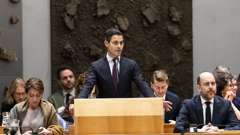 Dutch Opposition Criticizes Prime Minister Jetten Over AOW Age Increase