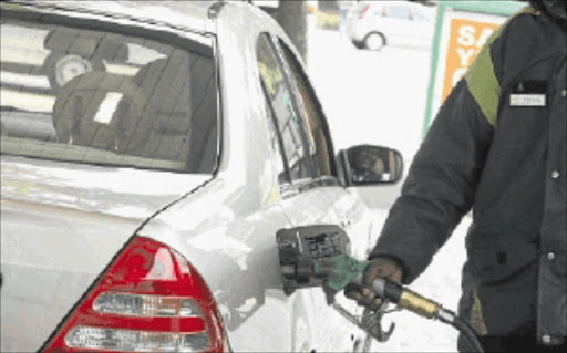 Petrol price drops to ₦1,034.76 in January amid sustained decline