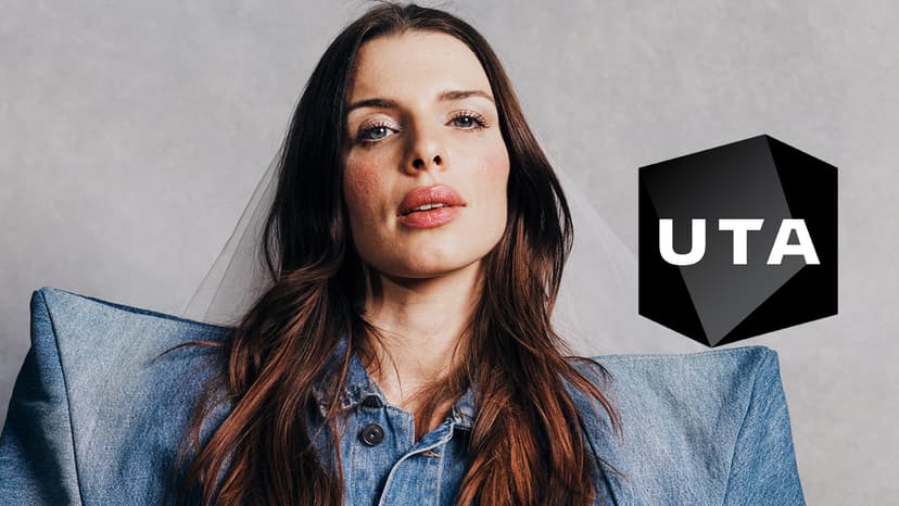 Julia Fox Signs With UTA