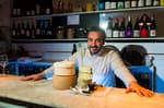 La Carbonera, the Madrid bar where wine converses with the best cheeses: "Sometimes people come in and complain that it smells strong..."