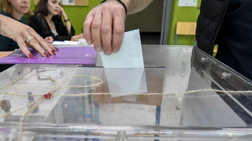 Interview Poll: New Democracy at 31.6% in vote estimate; Karystianou behind Tsipras