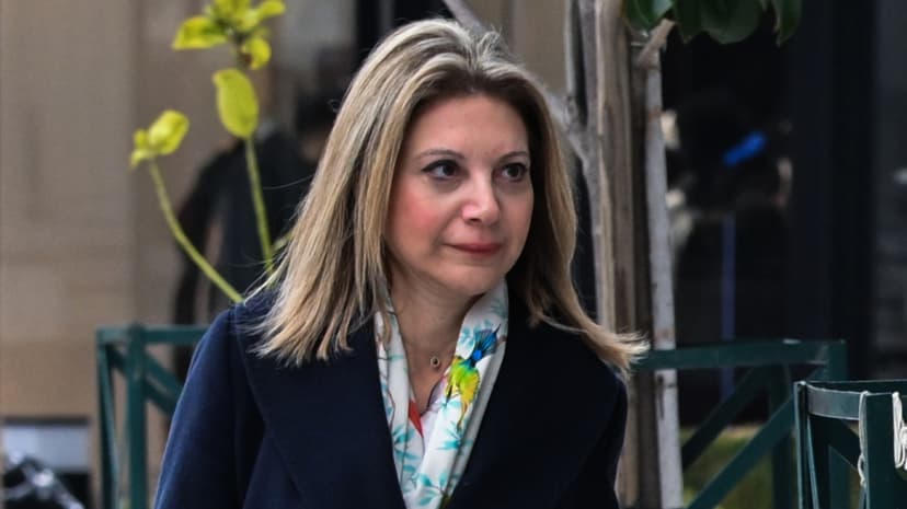 Karystianou announces her party before summer, walks back abortion remarks, attacks Tsipras, Androulakis, Konstantopoulou