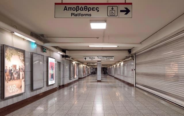 Metro, buses and electric railway tomorrow (28/2): Public transport services for the Tempi anniversary, detailed timetables