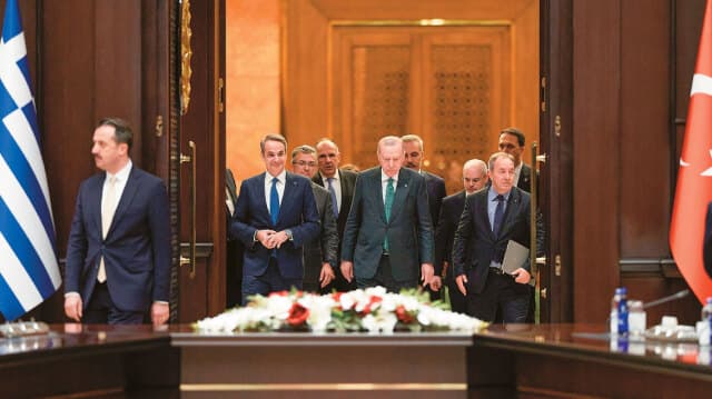 Greece and Turkey Maintain Calm Relations Following Leaders' Meeting