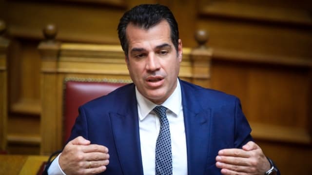 Greek Minister Announces 1,000 Asylum Revocations by June