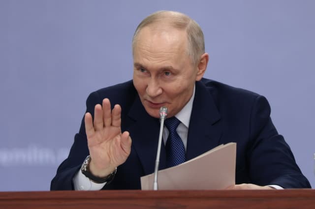Putin Condemns US Oil Embargo on Cuba