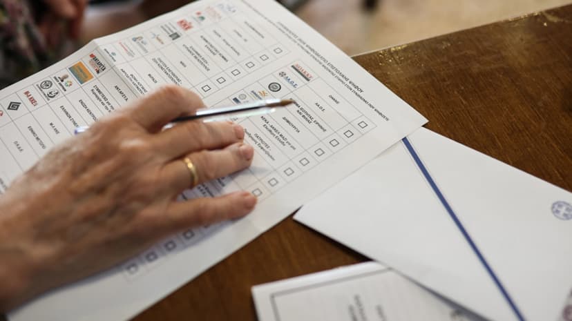 Greek Parliament Approves Postal Voting for Greeks Abroad