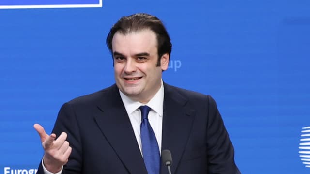 Greek Finance Minister Pierrakakis Pledges Government Support Amid Crisis