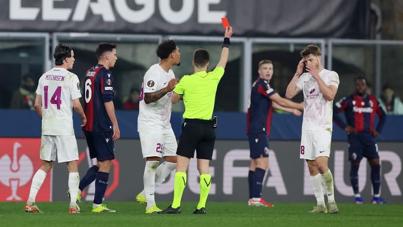 Red card divides experts: – It's bad luck