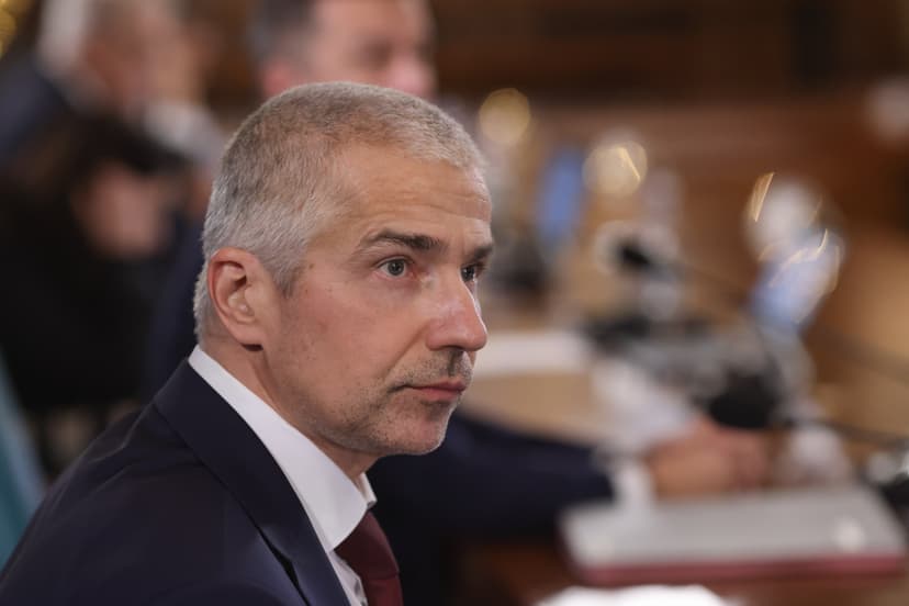 Justice Minister questions DNA candidates on information leaks