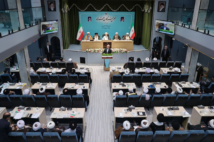 VIDEO Clădire-cheie de lângă Teheran, în care se adunau înalți clerici pentru alegerea noului lider suprem al Iranului, distrusă într-un bombardament