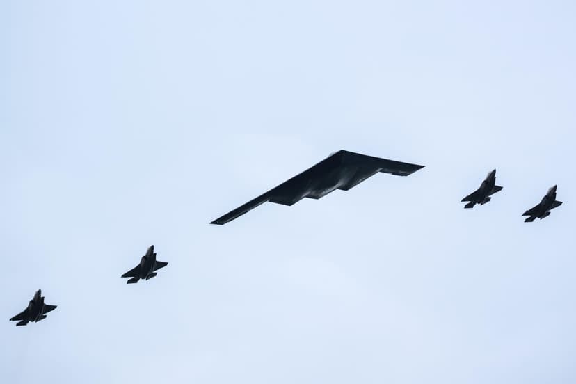 B-2 Bombers and Tomahawk Missiles. US Army Chief Reveals Film of "Epic Fury" Operation and How Trump's Order Sounded