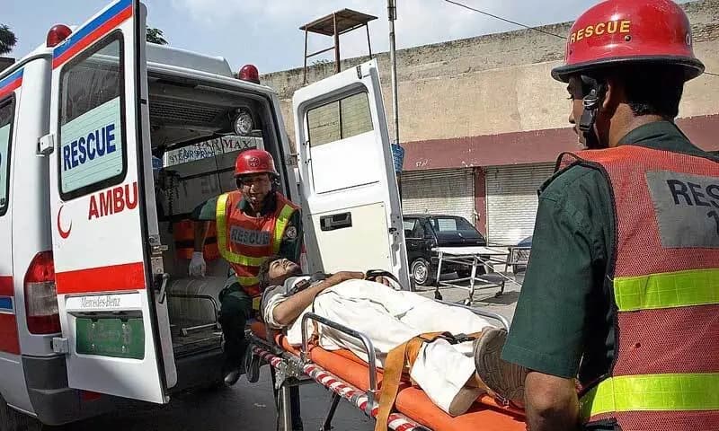 6 killed after car, trailer collide on highway in Sindh’s Naushahro Feroze