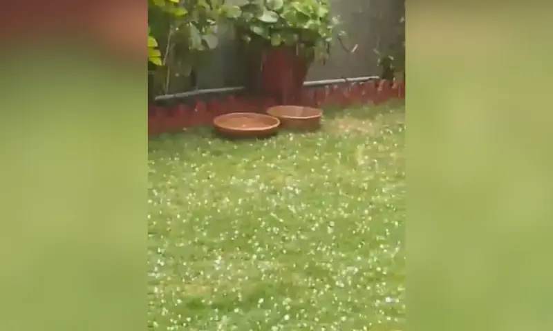 Karachi Experiences Rainfall and Hail