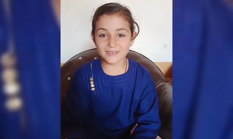 Young Girl from North Waziristan Gains Social Media Attention for Cricket Skills