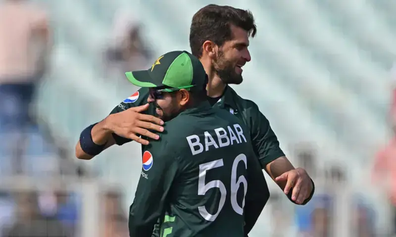 Pakistan Faces New Zealand in Super Eights Opener Amidst Scrutiny of Babar and Shaheen