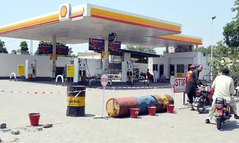 Petroleum dealers warn of strike from 27th