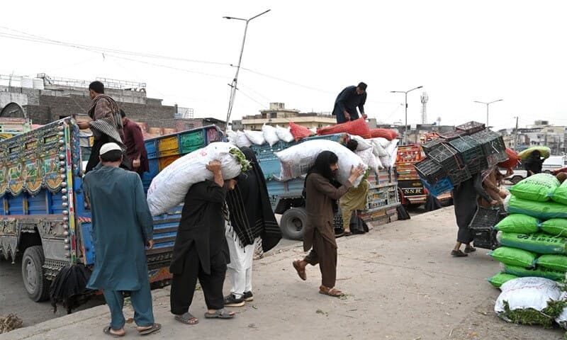 Fuel price hike adds to Ramazan inflation burden
