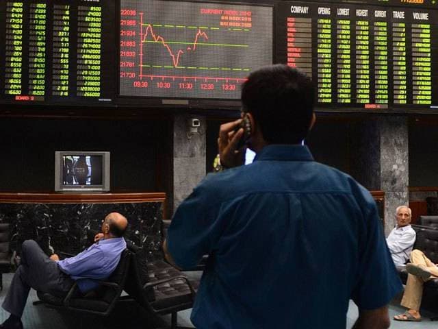 PSX flips into freefall on macro uncertainty, weak sentiment