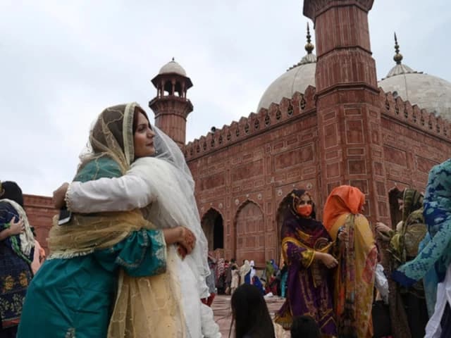 Pakistan Government Announces Eid Holidays for Public Institutions