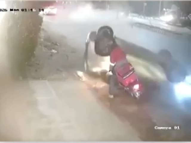 Delivery Rider Critically Injured in Karachi Car Crash