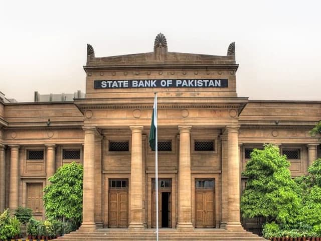 SBP holds policy rate at 10.5% amid Gulf war
