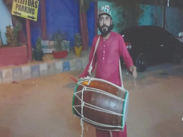 Sehri call: Karachi drummer keeps tradition alive, wins hearts