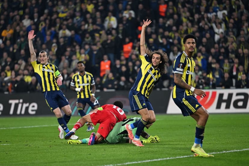 Fenerbahçe's Europa Hopes in Peril After Heavy Loss to Nottingham Forest