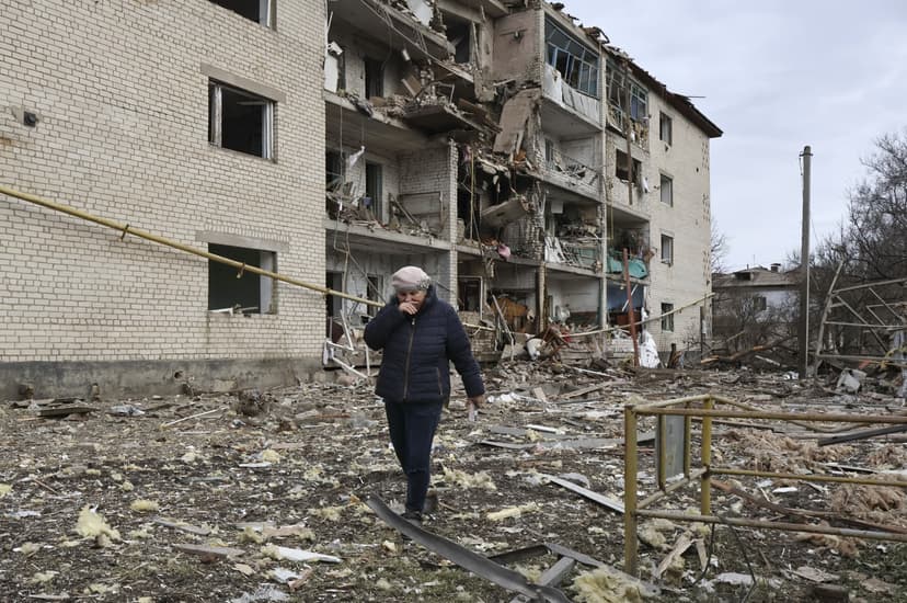 Russia kills 4 in S. Ukraine as Kyiv negotiator heads for Geneva