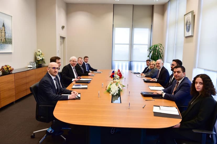 Presidential advisor hosts Russia’s envoy for Azerbaijan-Armenia talks