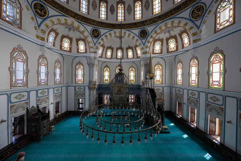 Hamid-i Evvel Mosque shows Istanbul’s imperial waterfront design