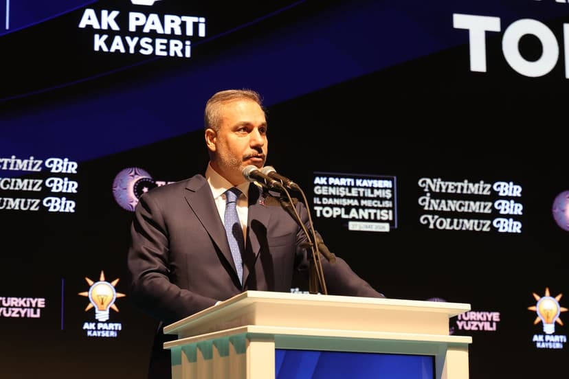 Turkish FM talks with FMs of Bulgaria, Azerbaijan, France on US-Iran war