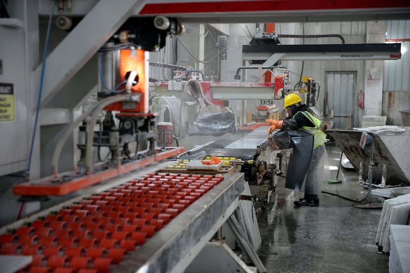 Turkish Industrial Production Decreases in January