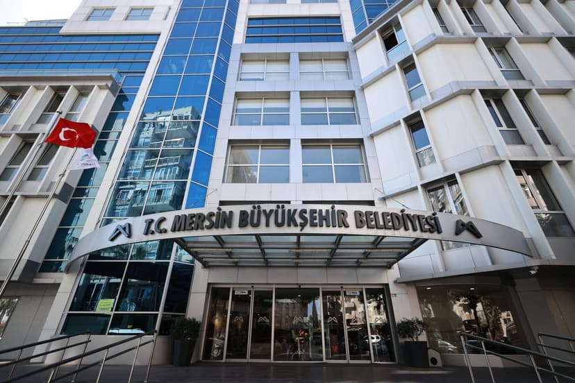 Turkish Police Raid Mersin Municipality in Corruption Probe, Detain Suspects