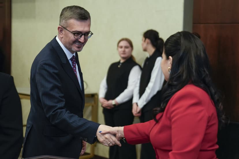 Turkish Communications Director Emphasizes Accurate Information at Iftar Dinner