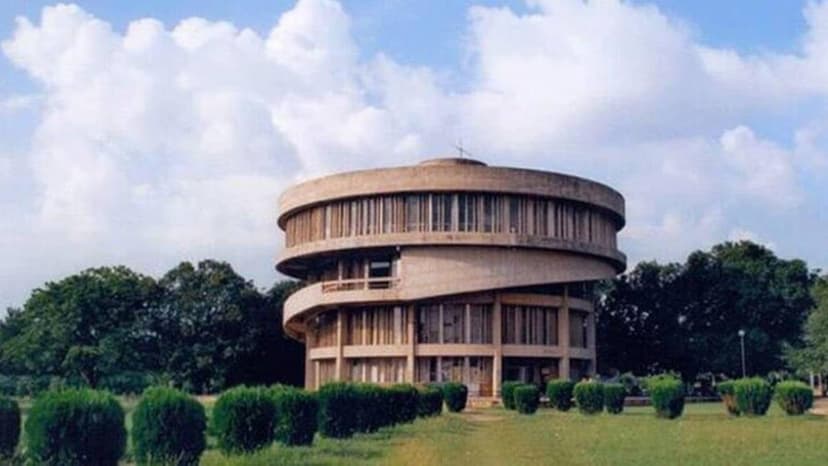 Indian Centre Forms Panel on Panjab University Teachers' Retirement Age