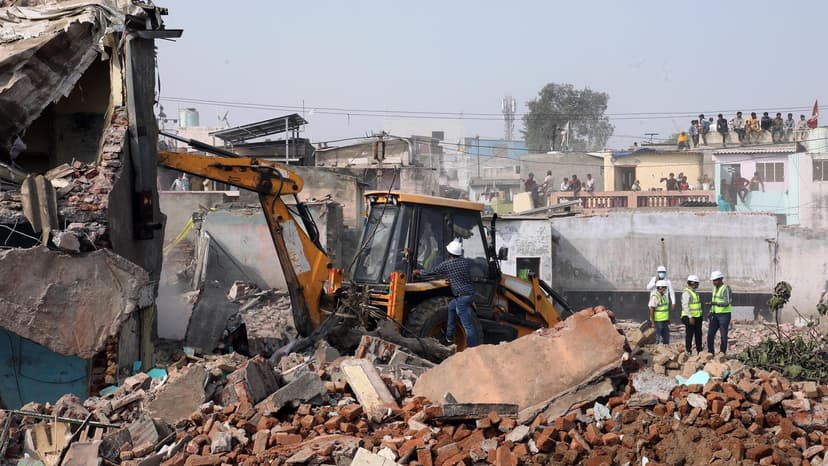 GMADA Conducts Demolition Drive Against Illegal Constructions in Green Zone