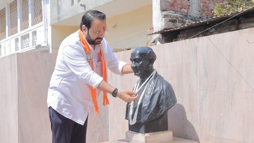 Gujarat Confidential: A Helping Hand